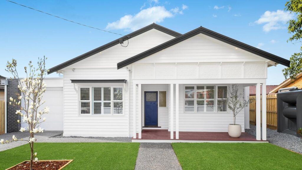 SIL & STA House in Redcliffe