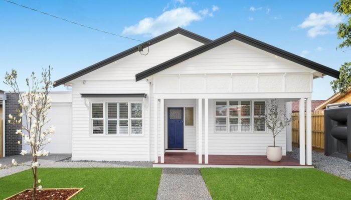 SIL & STA House in Redcliffe